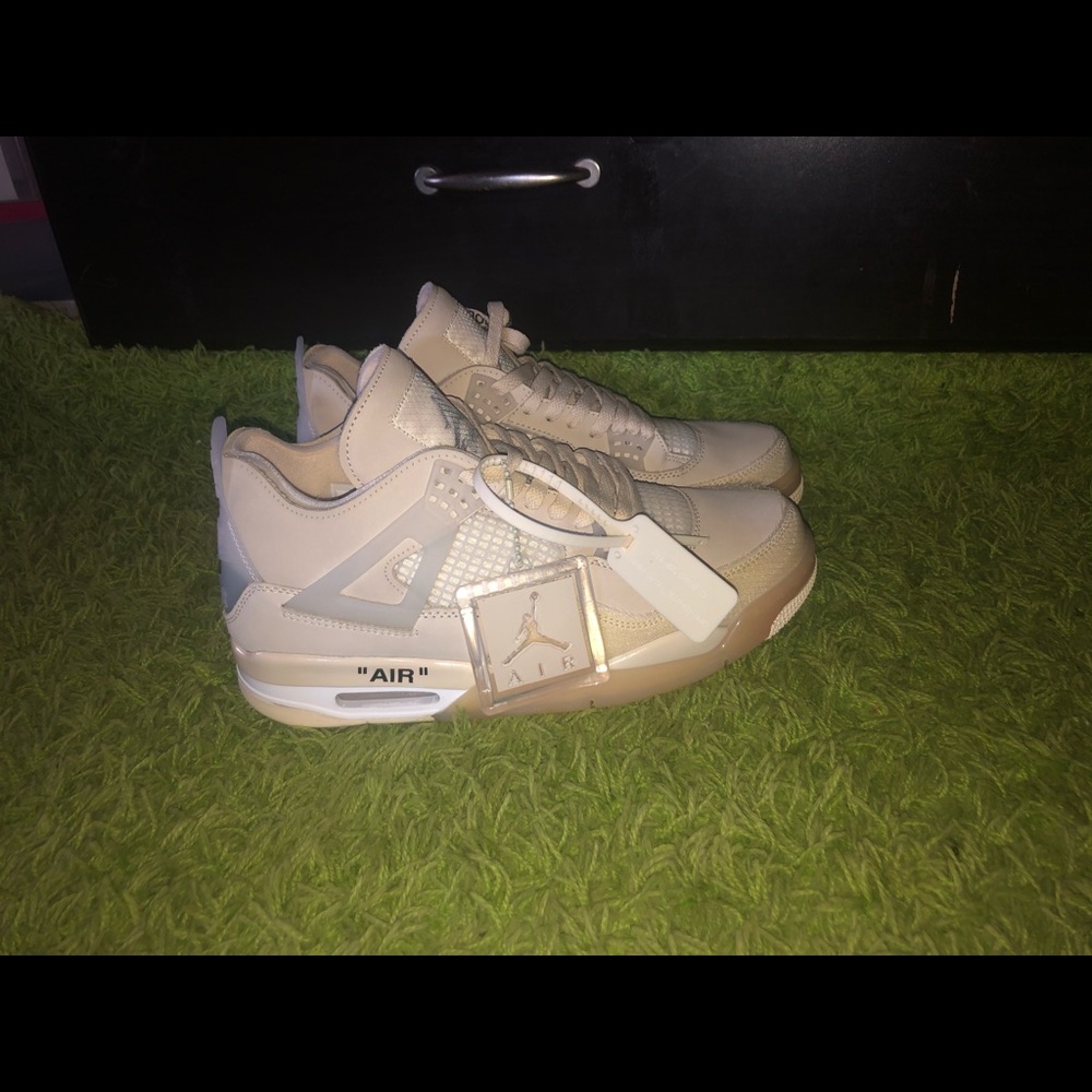 Off white Jordan 4’s